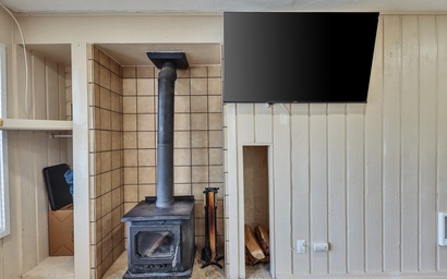 Chalet Village Hideaway | Couples Escape | Walk to Slopes 4