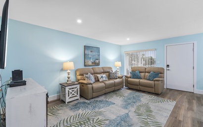 Coronado Arms Condominiums B-18 6