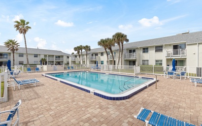 Colony Beach Club 139 5