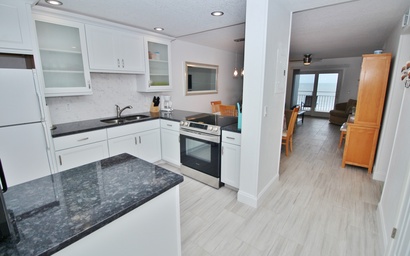 Sea Coast Gardens III 302 10