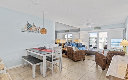 Sea Coast Gardens III 513 5