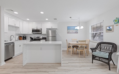 Colony Beach Club 235 7