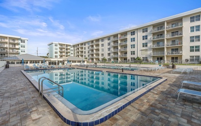 Sea Coast Gardens II 501 4