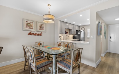 Sea Coast Gardens III 110 10