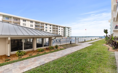 Sea Coast Gardens III 112 2