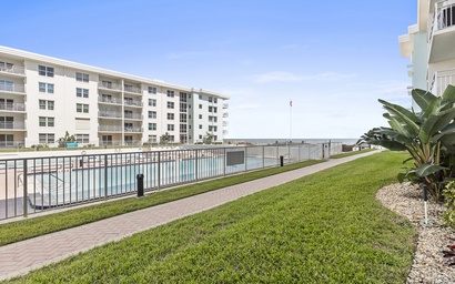 Sea Coast Gardens III 109 3