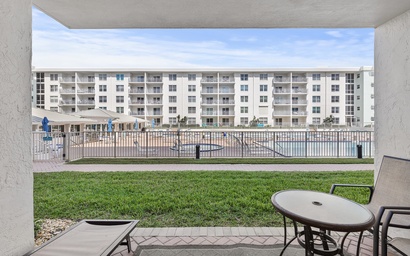 Sea Coast Gardens III 110 2