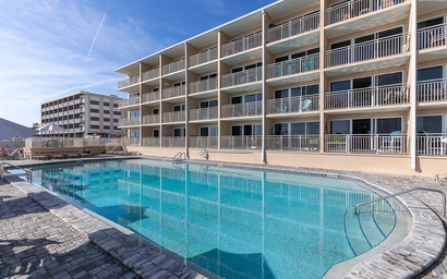 Daytona Inn Beach Resort 409 4