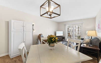 Sea Coast Gardens II 316 10