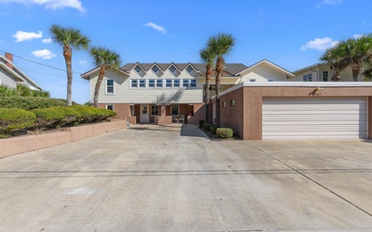 Decked Out House On Hill St 7