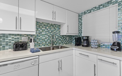 Shorehom by the Sea 51 3