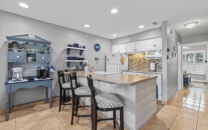 Colony Beach Club 210 10