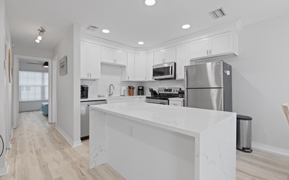 Colony Beach Club 235 9