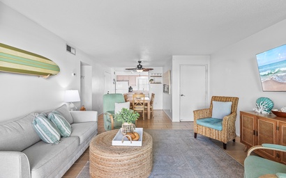 Colony Beach Club 121 9