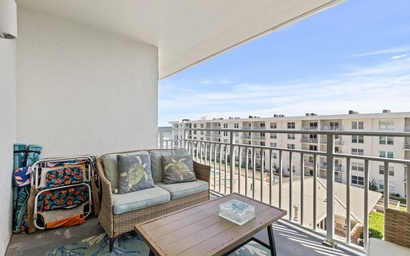 Sea Coast Gardens II 513 2