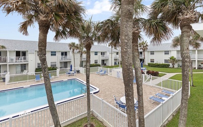 Colony Beach Club 233 5