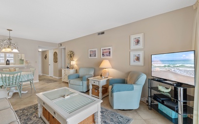 Sea Coast Gardens III 208 8