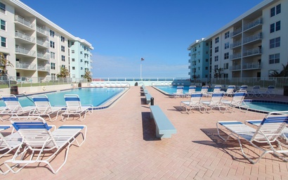 Sea Coast Gardens III 105 3