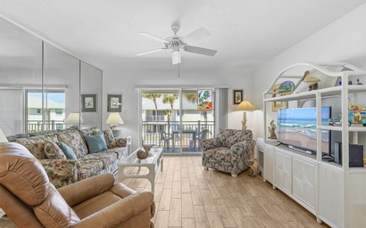 Colony Beach Club 220 7