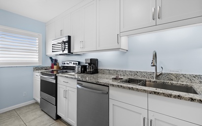 Sea Coast Gardens III 513 10