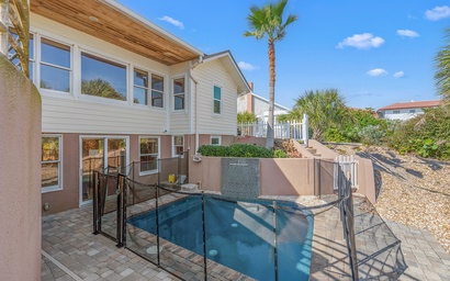 Decked Out House On Hill St 3