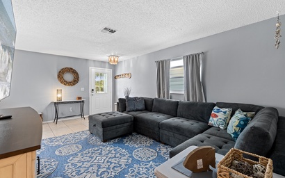 Aqua Beach Bungalow 6