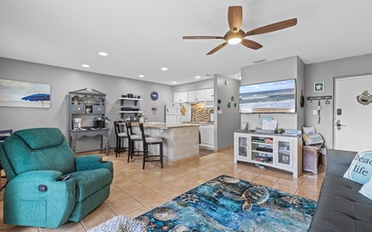 Colony Beach Club 210 2