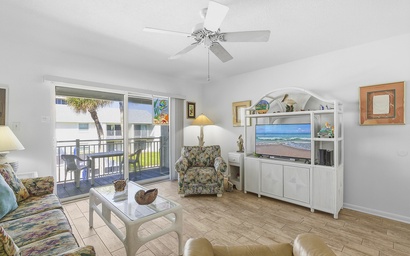 Colony Beach Club 220