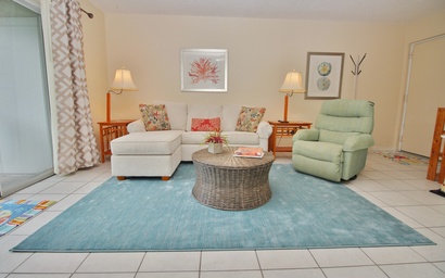 Colony Beach Club 109 5