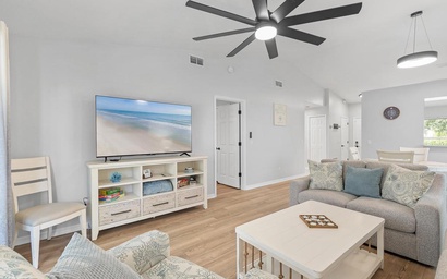 Tranquil Tides Beach House 7