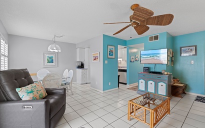 Colony Beach Club 132 9