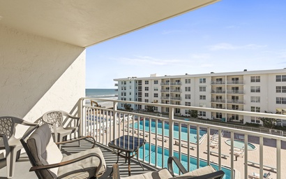 Sea Coast Gardens II 410 2