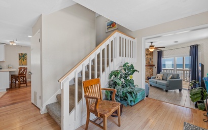 LaKaSa House on Hill Street 8