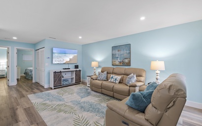 Coronado Arms Condominiums B-18 5