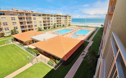 Sea Coast Gardens III 414 3