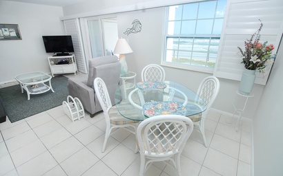 Colony Beach Club 126 10