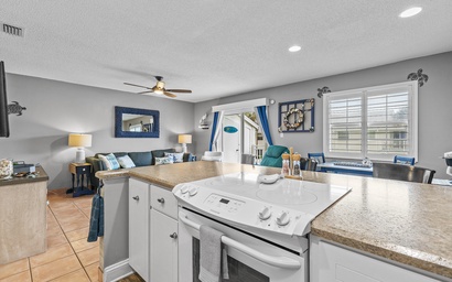 Colony Beach Club 210 5