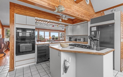 Decked Out House On Hill St 8