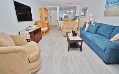 Sea Coast Gardens III 302 5