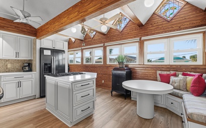 Decked Out House On Hill St 8