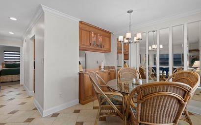 Colony Beach Club 225 10