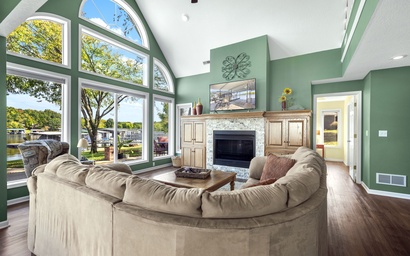 Gentle Slopes Retreat Fit For 12