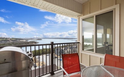 Majestic Lakeview Escape Stunning Lake Views