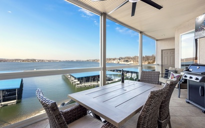 Panoramic Sunset Escape Waterfront Condo for 7