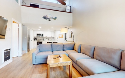 Mammoth Getaway - Chic Condo! 5