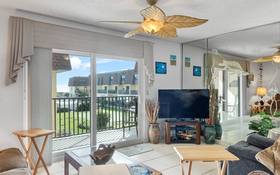 Poolfront 2BR Condo W BBQ Steps To Beach Pier