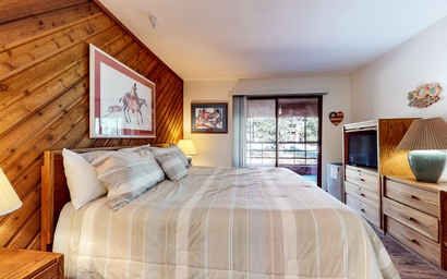 Aspen Creek #215 Hot Tubs, Near Golf & Hiking