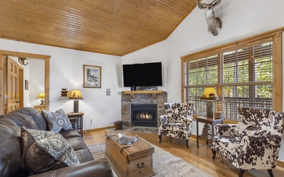 Grey Moose Lodge w Amenities Access