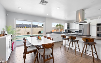 Zen Space 4Bd Pool 3 Mi to downtown PS 5