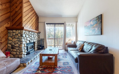 Crestview #2 Close to The Village, Near Year-Round Outdoor Activities 2